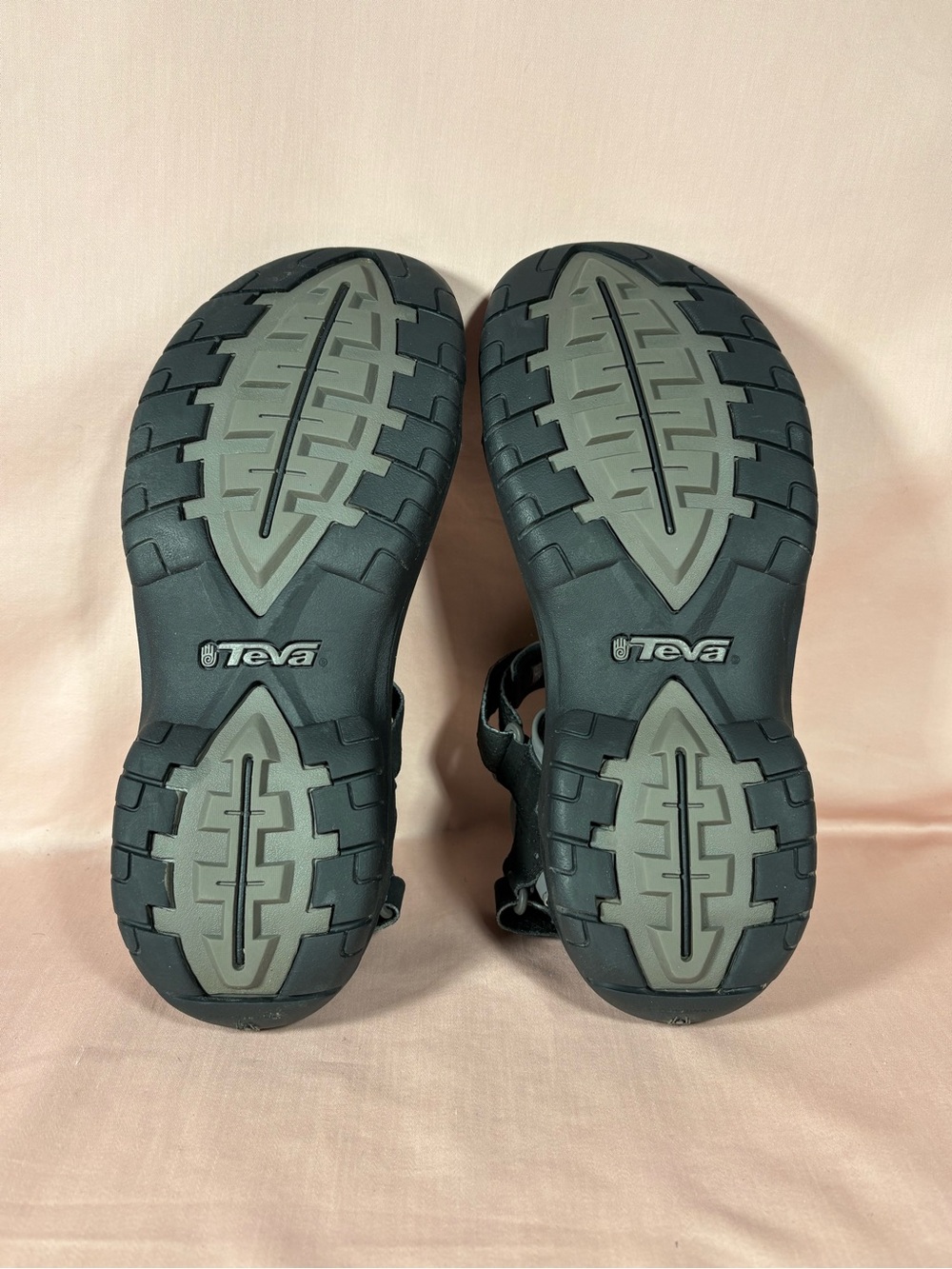 Teva Men's Black/Gray Minam Hiking Sandal Size 10 (4289) - Picture 11 of 11